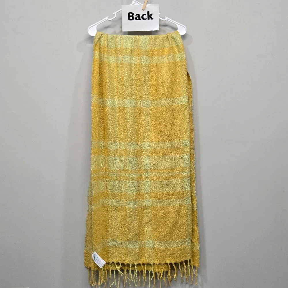 Gap Cozy Boucle Blanket Shawl Wrap Scarf One Size Plaid Soft Oversized Warm Soft